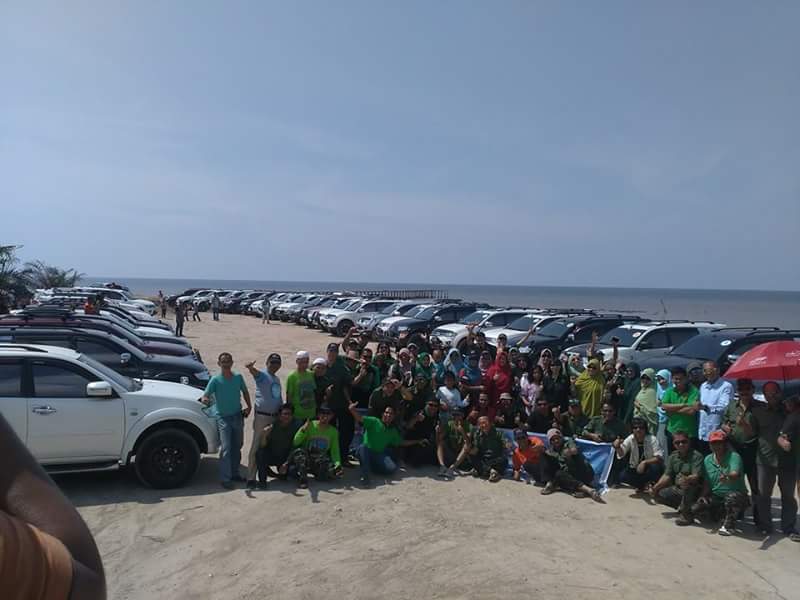 Disparekraf Riau dan Komunitas Pajero Sport Family Chaper Riau kunjungi pantai Sepahat