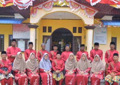 Pemerintah Desa Sepahat Foto Bersama dalam Rangka Menyambut MTQ Kecamatan Bandar Laksamana yang ke V Tahun 2022