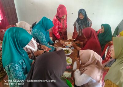 TP-PKK Desa Sepahat Gelar Pelatihan Menu Kreasi Mengolah Makanan