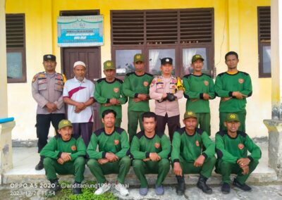 Pemdes Sepahat Bekerjasama Kapolsek Bukit Batu Mengadakan Pelatihan Linmas Dalam Persiapan Pemilu Tahun 2024