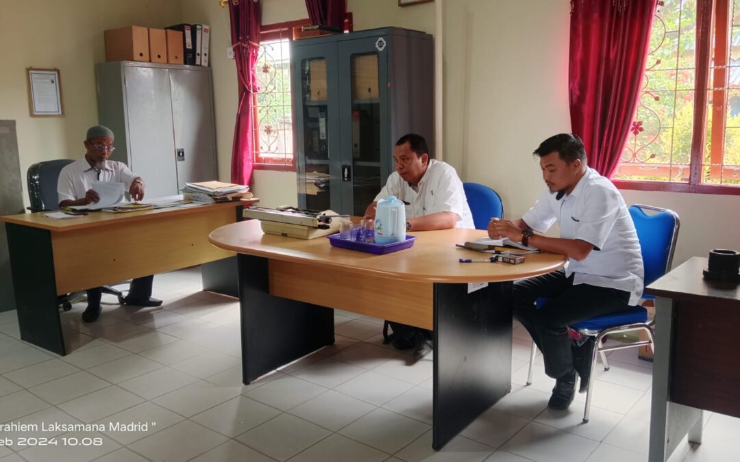 Pj. Kepala Desa Sepahat Memimpin Rapat Kerja Pembagian Staf Pembantu PKA